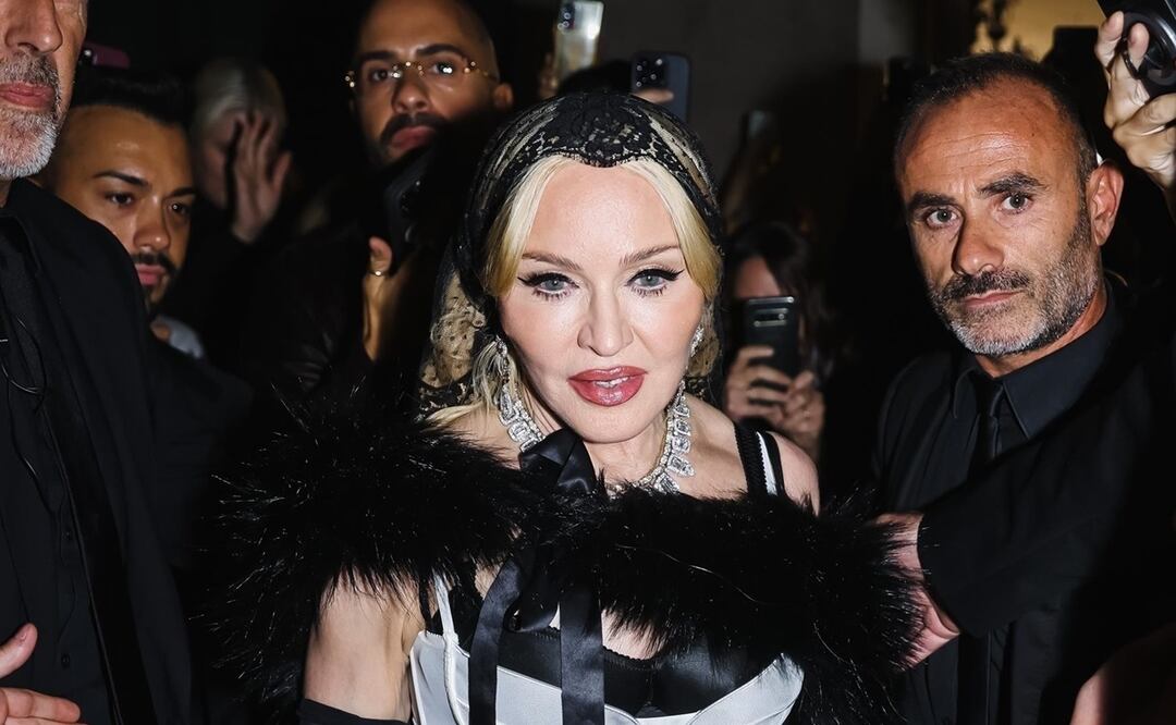 Madonna se luce como una Barbie con minivestido traslúcido a sus 66 años. Foto: The Grosby Group