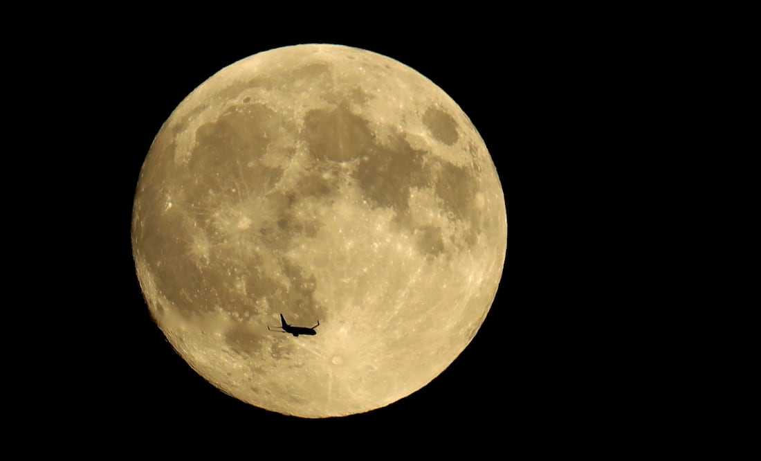 Las cuatro Superlunas que sucederán seguidas a partir de este julio. Foto: AFP