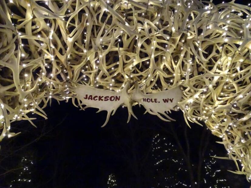 Así es arco de cuernos de alce, el ícono de Jackson Hole