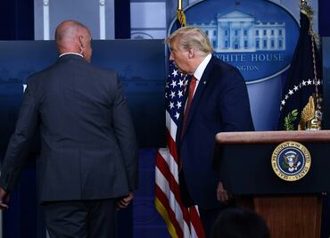 Video. Desalojan a Trump de sala de prensa en la Casa Blanca