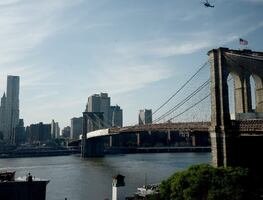 El emblemático Puente de Brooklyn de Nueva York cumple 140 años