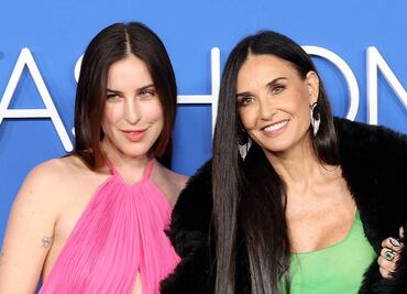 Demi Moore deslumbra con vestido verde transparente junto a su hija Scout Willis