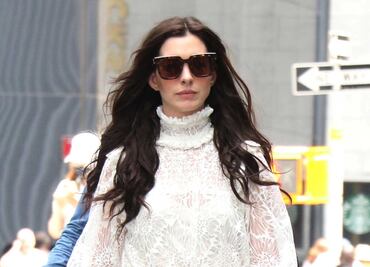 Anne Hathaway destila glamour y elegancia en el set de grabación