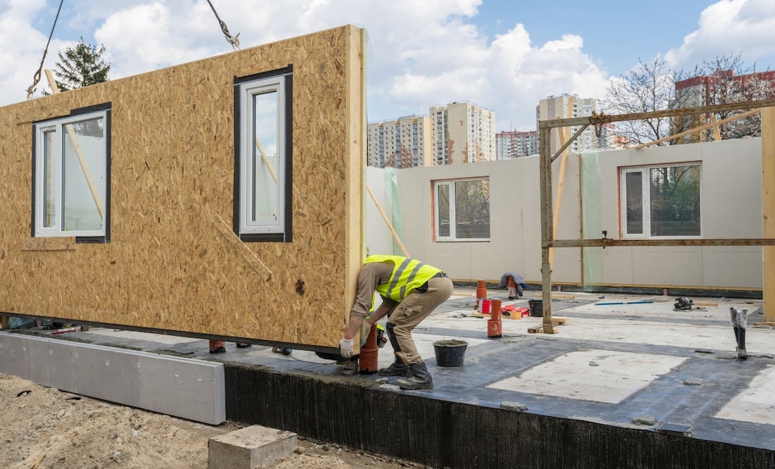 Walmart vende casa prefabricada con sala, comedor y hasta cocina por $15,900 dólares. Foto: iStock / brizmaker