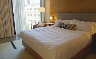 Canopy by Hilton, un hotel lleno de arte a la orilla del Riverwalk en San Antonio