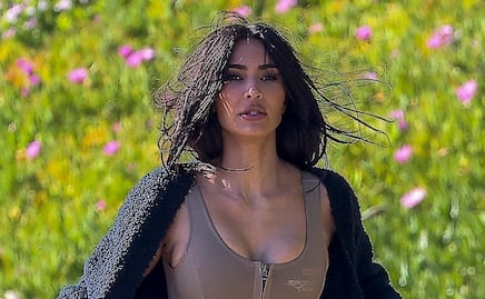 Kim Kardashian impone tendencia para primavera con monokini nude