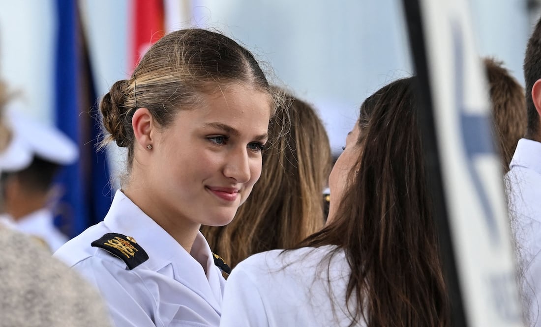 Spanish Crown Princess Leonor (L) is greeted by her mother Spain's Queen Letizia after disembarking from the Spanish Navy training ship Juan Sebastian de Elcano upon arrival at Amador Terminal Cruise in Panama City on May 3, 2025. (Photo by MARTIN BERNETTI / AFP)