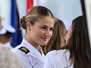 Emotivo reencuentro entre la princesa Leonor y la reina Letizia durante la escala del buque escuela Elcano en Panamá