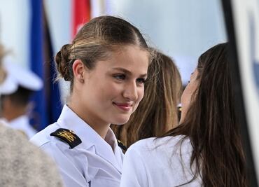 Emotivo reencuentro entre la princesa Leonor y la reina Letizia durante la escala del buque escuela Elcano en Panamá