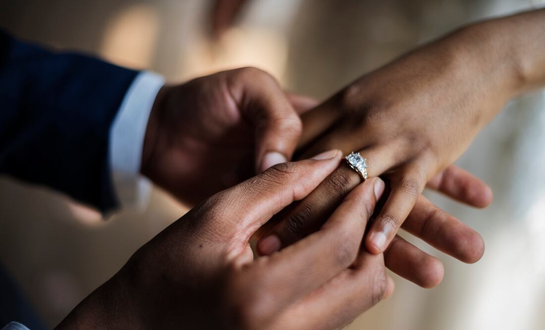 GrooArreglador de Matrimonios Falsos Cobraba Entre $20,000 y $35,000: Hombre se Declara Culpable en Caso de Fraude Migratorio. Foto iStock / Rawpixel