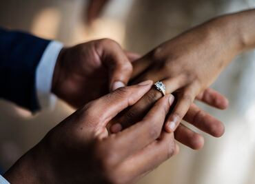 Hombre de California se declara culpable de arreglar más de 600 matrimonios falsos; cobraba hasta 35 mil dólares