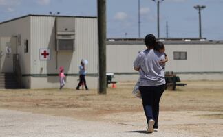Agentes usaron gas pimienta y perros entrenadores contra migrantes por test de Covid
