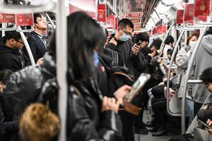 Más de 30 heridos al separarse dos vagones en el metro de Pekín. VIDEO
