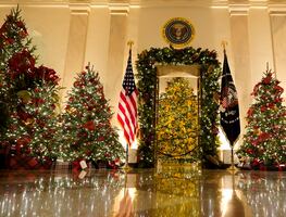 Melania Trump presenta la decoración navideña de la Casa Blanca