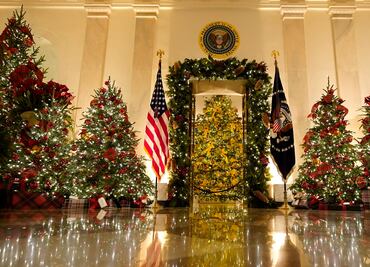 Melania Trump presenta la decoración navideña de la Casa Blanca