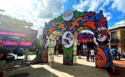 ¡Hasta con trajineras! 'Day of the Dead', un festival repleto de tradiciones mexicanas en San Antonio