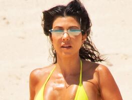 Kourtney Kardashian y el bikini 'imposible' que lució en México