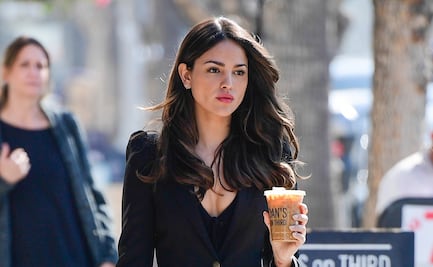 Eiza González deslumbra con leggings azules en Los Ángeles
