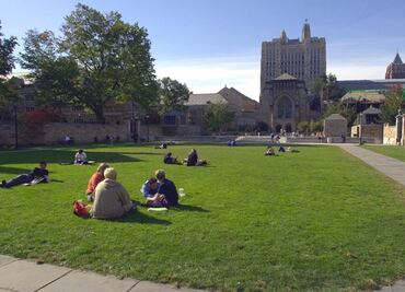 Yale y Princeton se suman a demanda contra decisión de visas de estudiantes