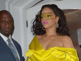 El minivestido tejido con el que Rihanna conquistó Instagram