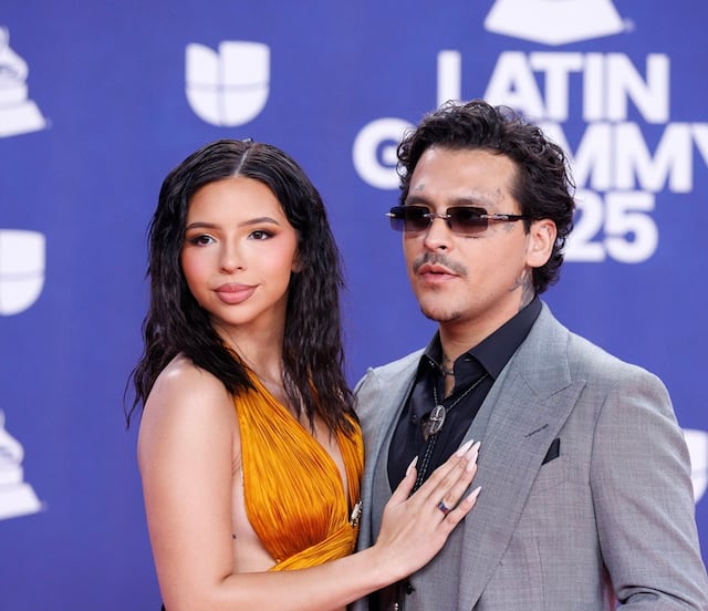 “Lo bueno es que es con la misma”: Nodal suelta polémico comentario sobre su boda religiosa con Ángela Aguilar