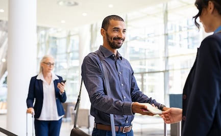 Esta es la cantidad MÁXIMA de dinero que puedes llevar en avión al viajar a Estados Unidos