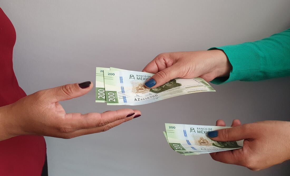 SAT: Anuncian multas y sanciones por participar en tandas. ¿Por qué? ¿Son ilegales? Foto: iStock / FJZEA