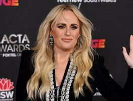 Cómo caminar le ayudó a Rebel Wilson a perder más de 30 kilos