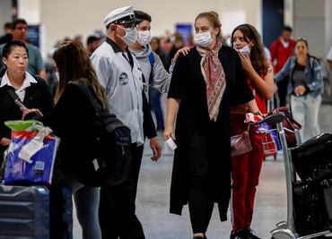 ¿Qué es un pasaporte de vacunas? ¿Necesitaré uno para viajar?