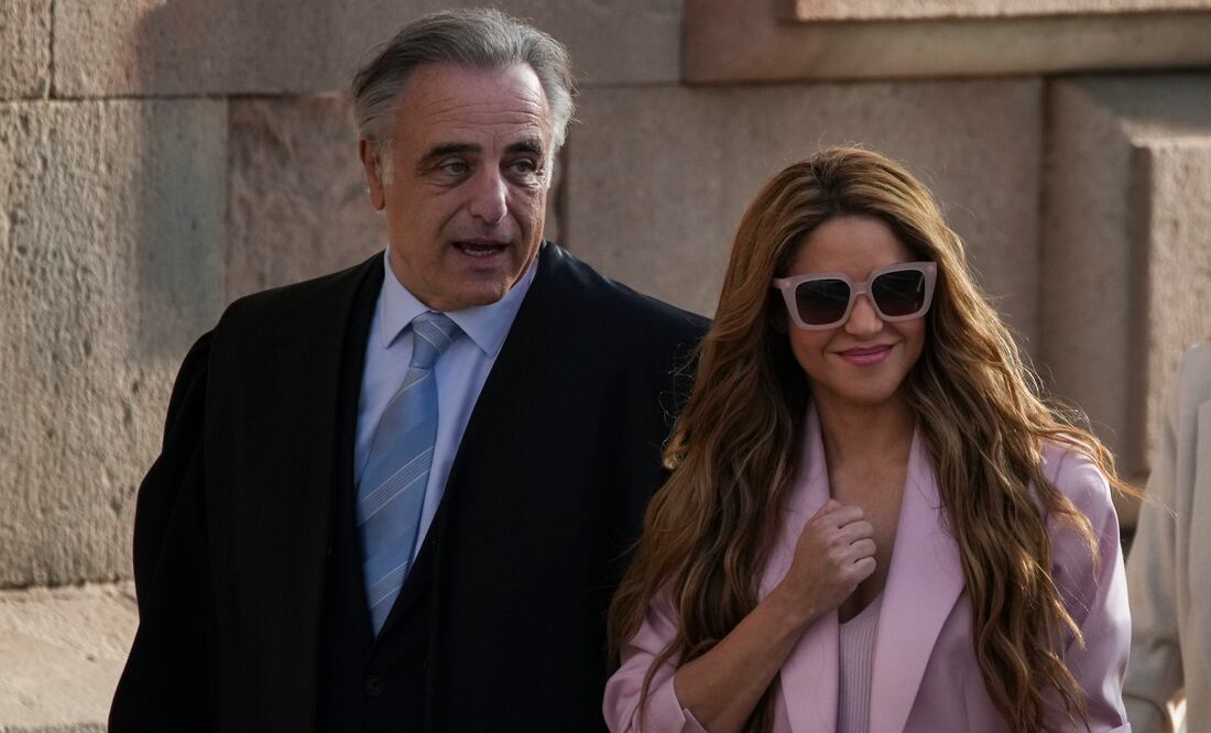 Shakira alcanzó un acuerdo de último momento para evitar el riesgo de ir a prisión en el primer día de su juicio por fraude fiscal en Barcelona. (Foto AP/Emilio Morenatti)