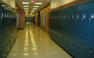 Encargado de limpieza grabó a alumnas en vestuario