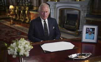 Carlos III: "Mamá, gracias por tu amor y la devoción a nuestra familia"