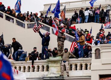 Van contra manifestantes del Capitolio; enfrentarían cargos por sedición