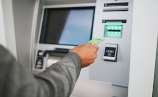 SAT. Anuncia bloqueo de depósitos bancarios de usuarios de estos bancos. ¿Por qué y cómo evitarlo?