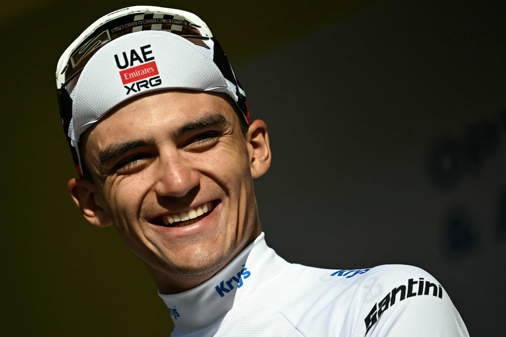 Isaac Del Toro renueva con UAE hasta 2031 tras hacer historia en el Tour de Francia con apenas 22 año. (Photo by Loic VENANCE / AFP)