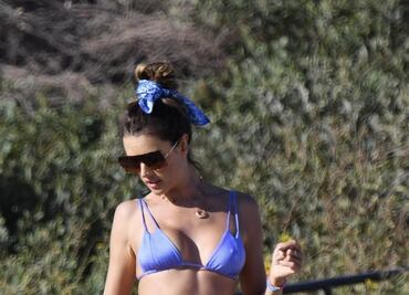 Alessandra Ambrosio impacta con 'bikini body' en Malibú