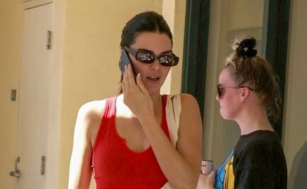 Kendall Jenner luce figura atlética en ajustados leggins y crop top