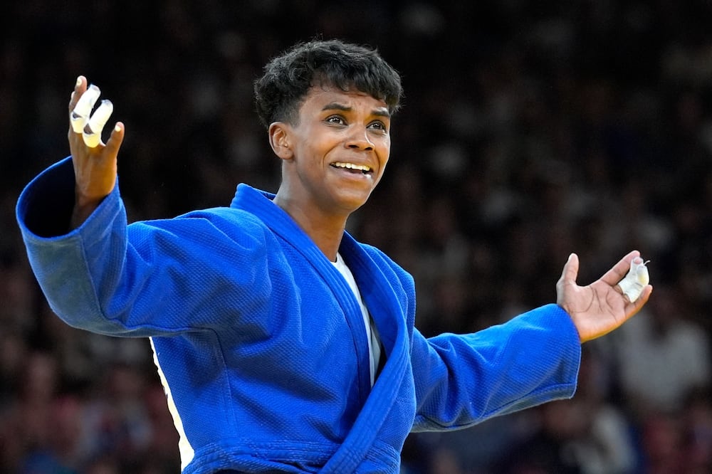 Prisca Awiti hace historia y logra la primera presea de plata para México en judo. Foto AP