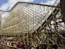 Falla en montaña rusa de Six Flags deja 5 lesionados en EU