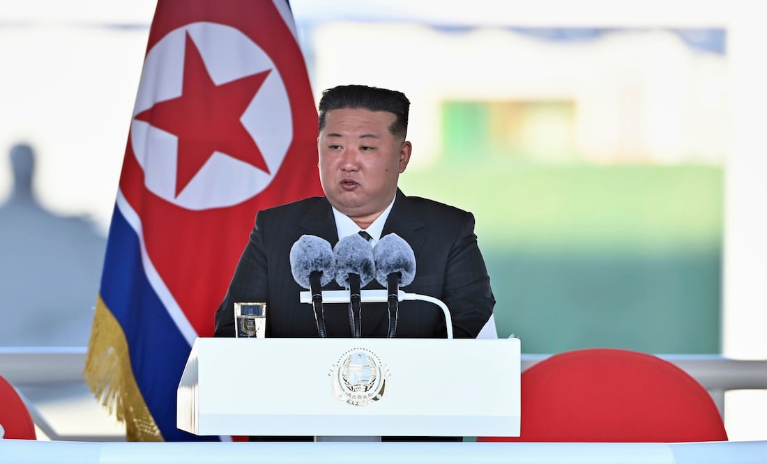 Kim Jong-un, furioso por accidente en destructor norcoreano: 'Acto criminal que no puede ser tolerado' Agencia Central de Noticias de Corea/Servicio de Noticias de Corea via AP, Archivo