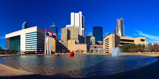 Mejores meses para viajar a Dallas, según clima, costos y atracciones