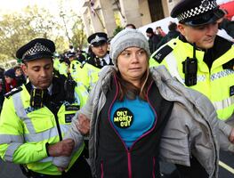 Fotos de la detención de Greta Thunberg en Londres; ¿Por qué protestaba?