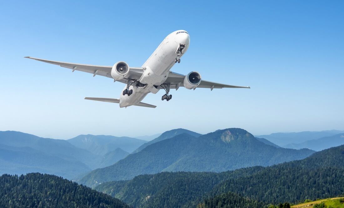 Avión/iStock/ aapsky