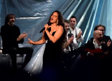Latin Grammy 2023. Rosalía deslumbra con homenaje a Rocío Jurado. VIDEO