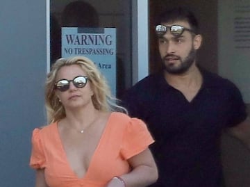 El minivestido naranja con el que cautivó Britney Spears en Los Ángeles