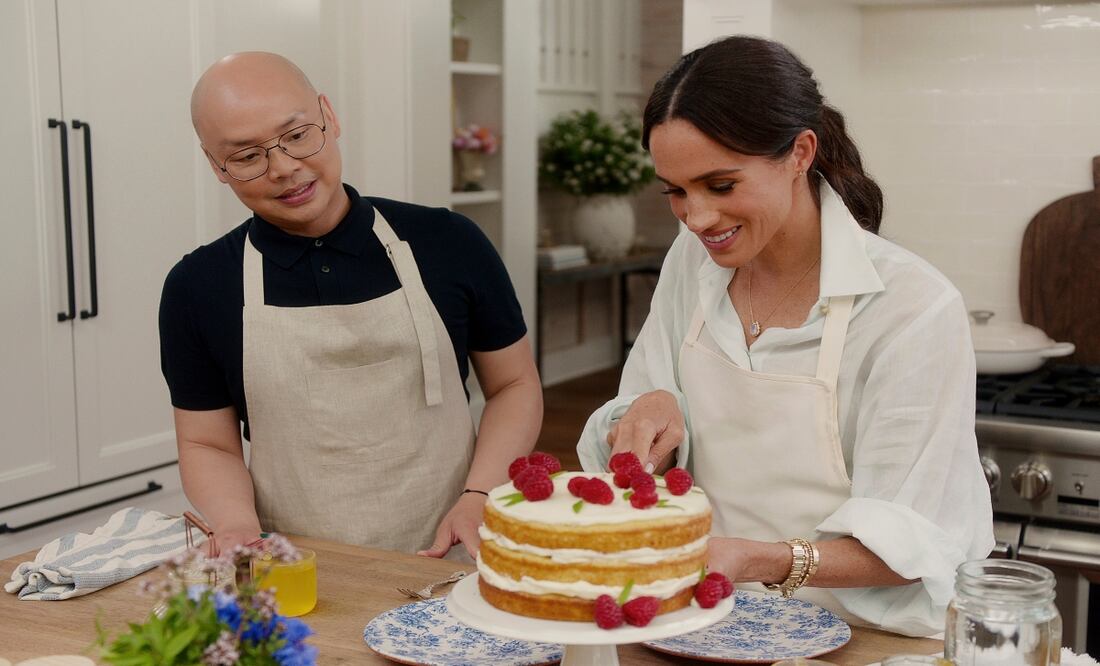 Meghan comparte tips y recetas en serie de Netflix que podrían ser peligrosas para la salud, alertan expertos. Foto: Netflix via AP