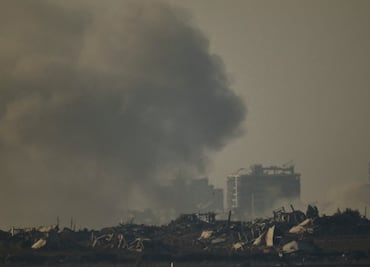 Israel bombardea Ciudad de Gaza mientras se cumplen 700 días de guerra con Hamás. VIDEO