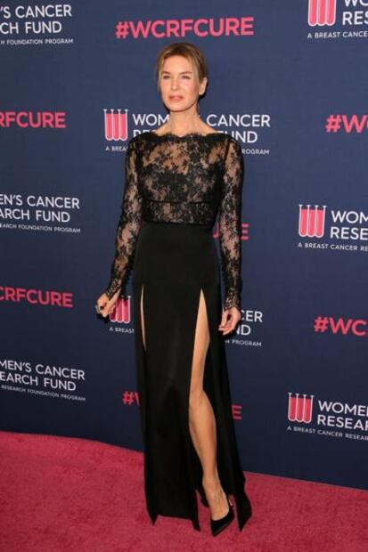 Reneé Zellweger destila glamour con vestido de encaje 
