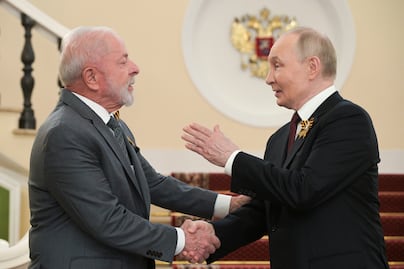 Putin encabeza desfile en la Plaza Roja con sus "amigos" Xi y Lula; anuncia alto al fuego “unilateral” en Ucrania