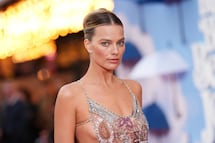 Margot Robbie impone tendencia gótica con look transparente previo al estreno de 'Cumbres Borrascosas'